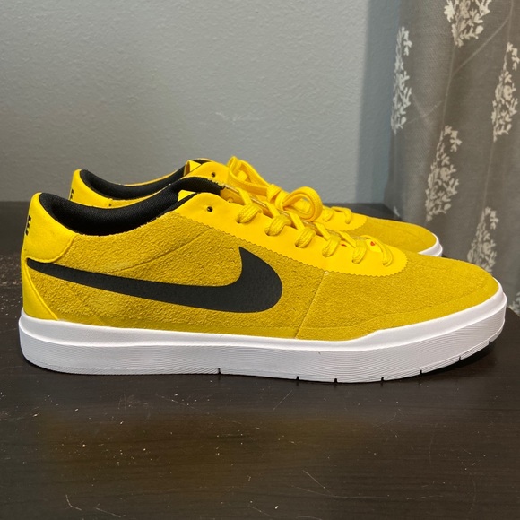 nike sb bruin yellow